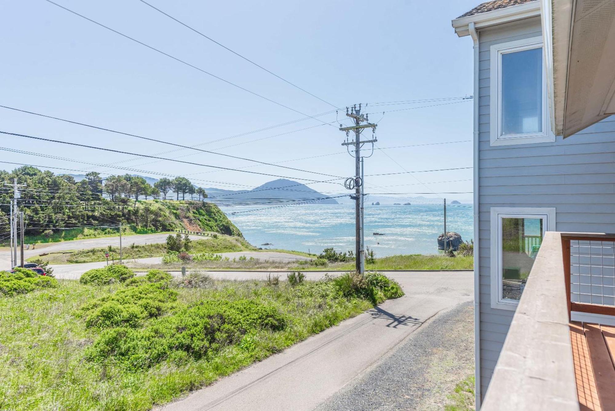 #Stayinmydistrict Oceanview Studio Loft Port Orford Exterior photo